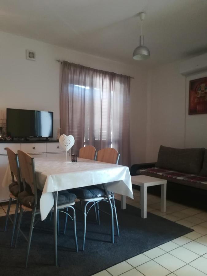Apartments Eliva 乌马格 外观 照片