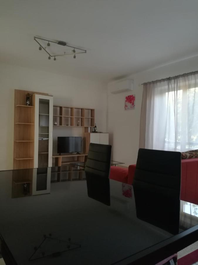 Apartments Eliva 乌马格 外观 照片