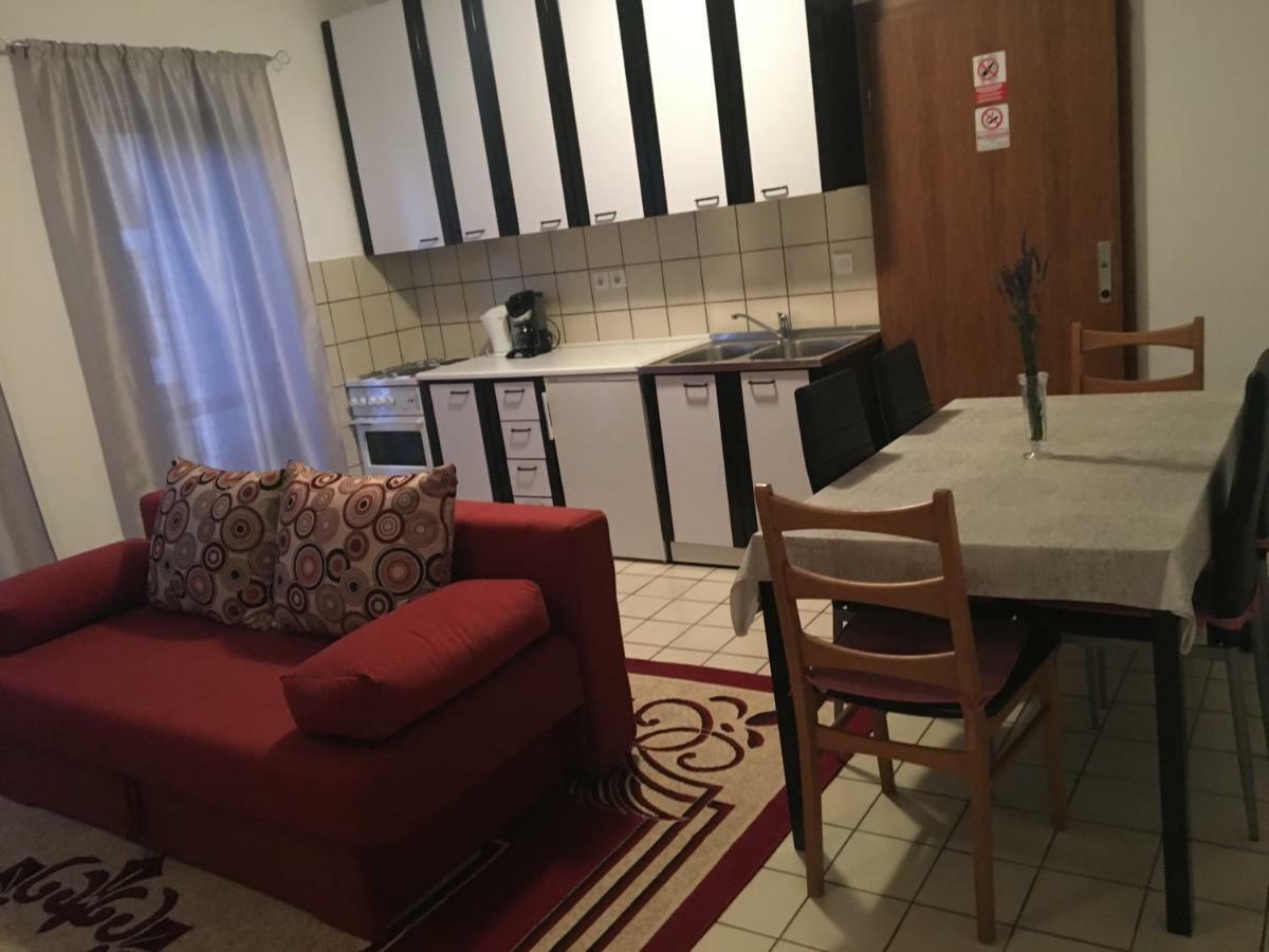 Apartments Eliva 乌马格 外观 照片