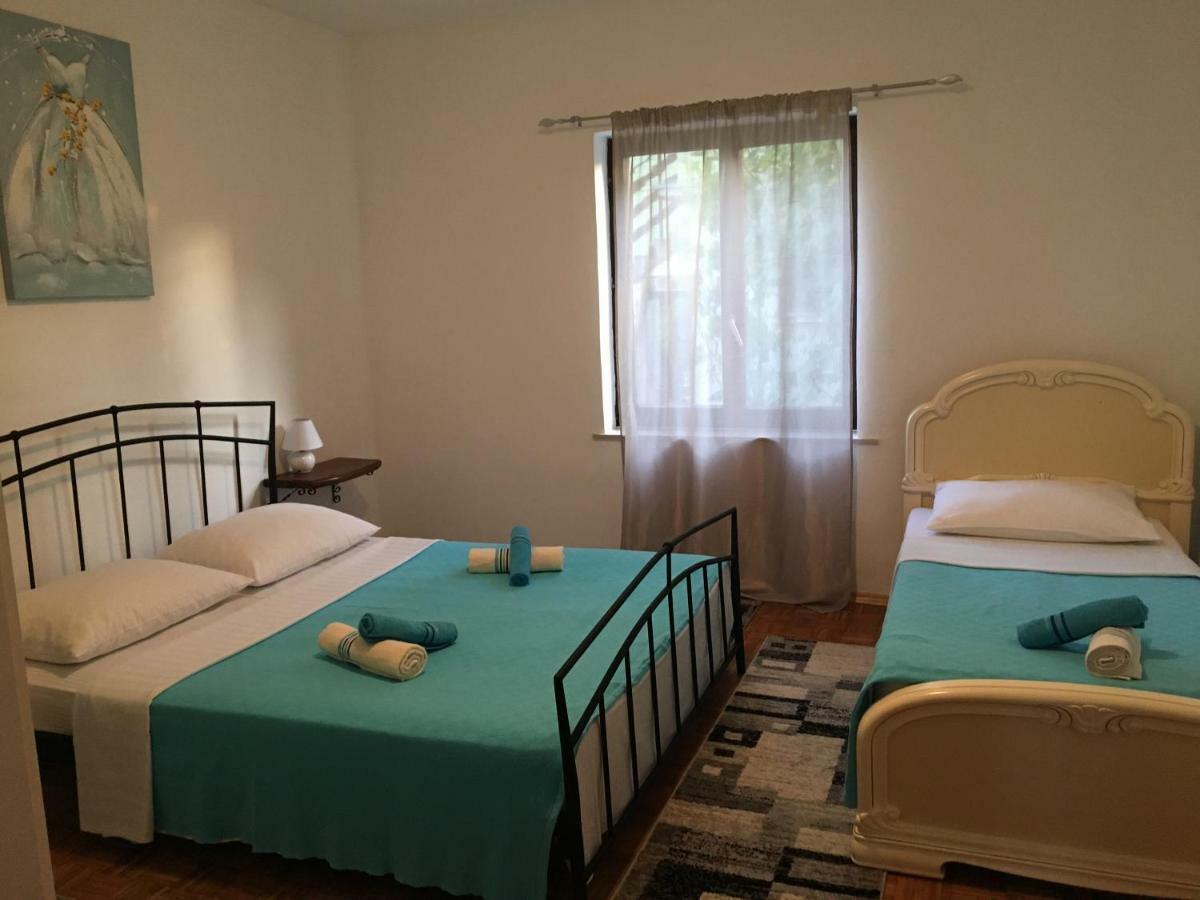 Apartments Eliva 乌马格 外观 照片