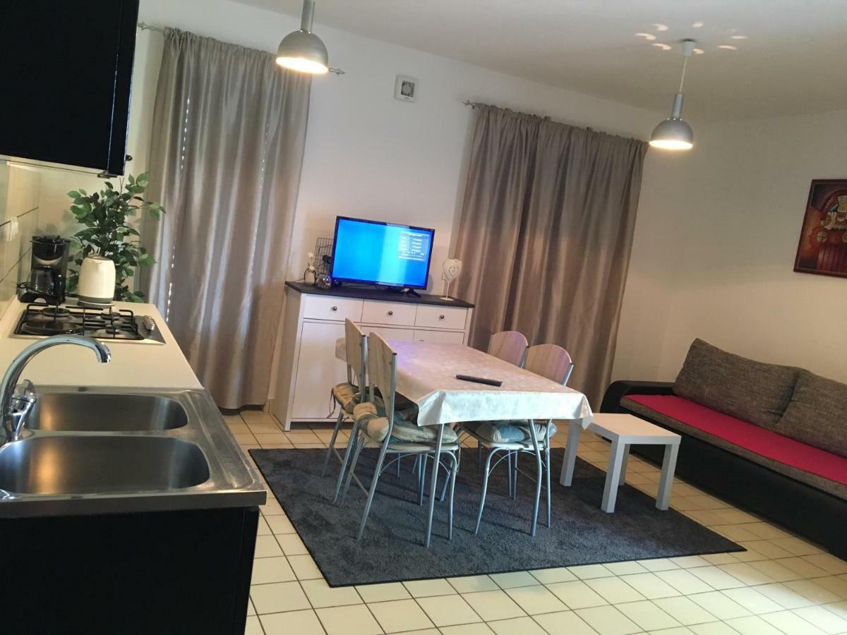Apartments Eliva 乌马格 外观 照片