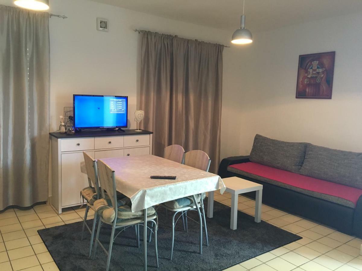 Apartments Eliva 乌马格 外观 照片