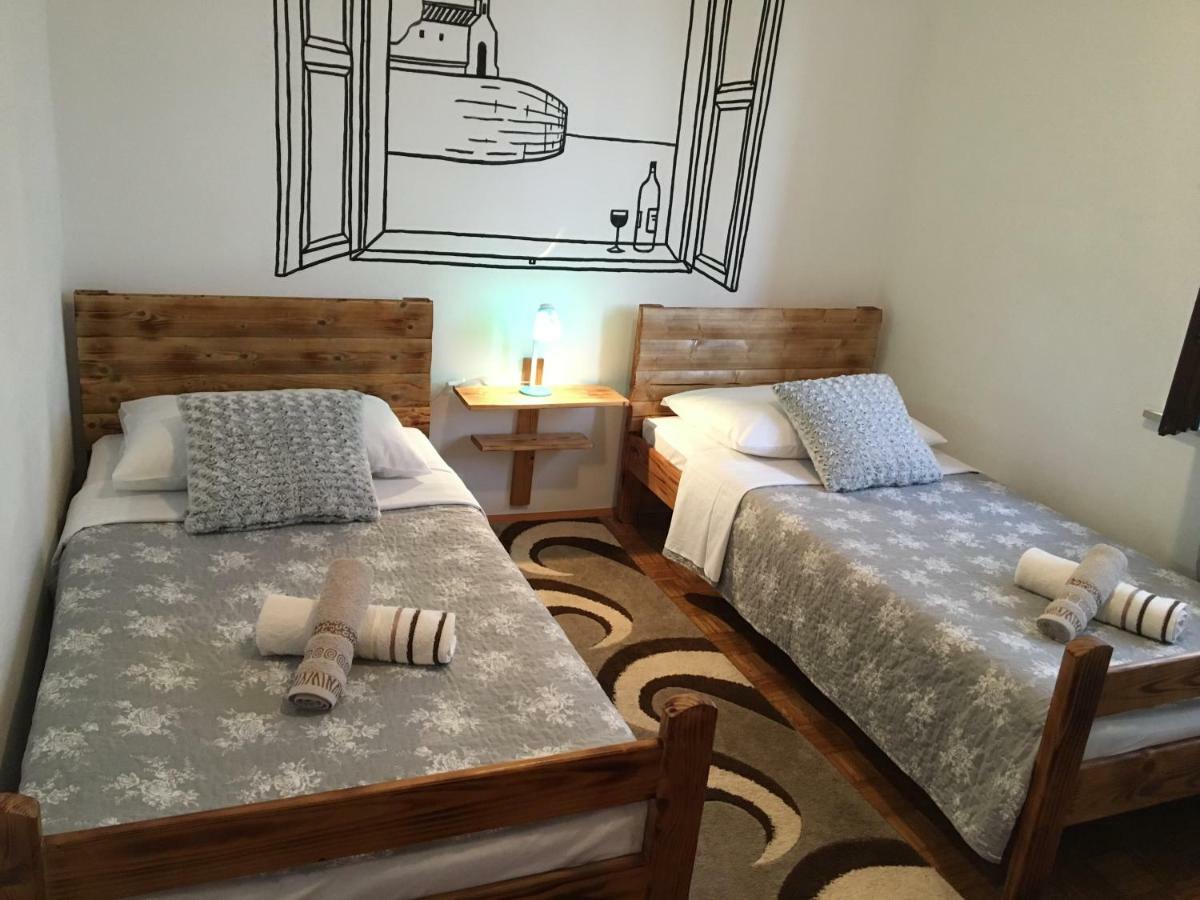 Apartments Eliva 乌马格 外观 照片